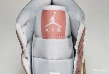 Hyperoad Mid SE“Red Stardust” Jordan 1 Air 0629